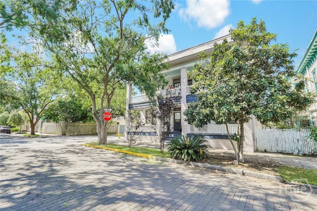 304 E Waldburg Street, Savannah, GA 31401