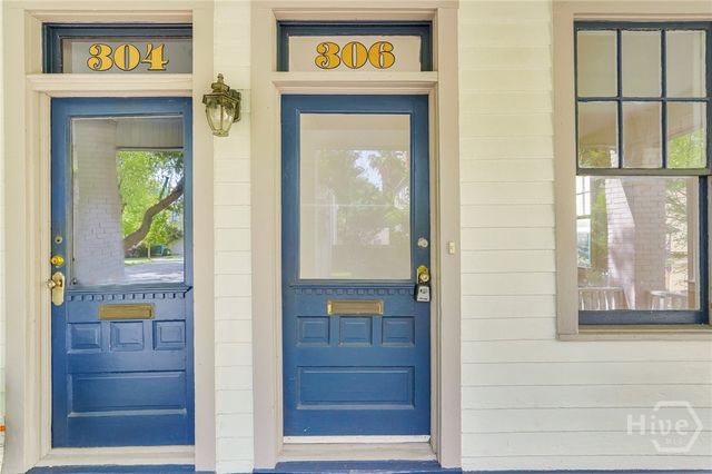 304 E Waldburg Street, Savannah, GA 31401