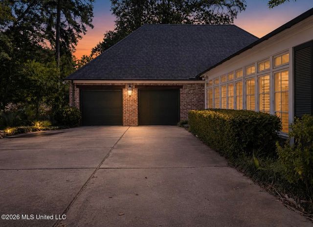 17 Pear Orchard Park, Jackson, MS 39211