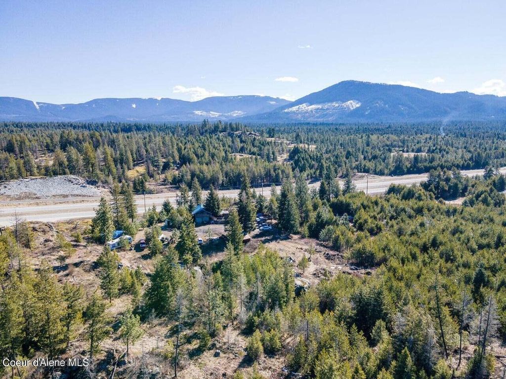 28789 N HIGHWAY 95, Athol, ID 83801
