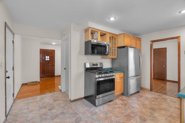 9109 Queen Avenue S, Bloomington, MN 55431