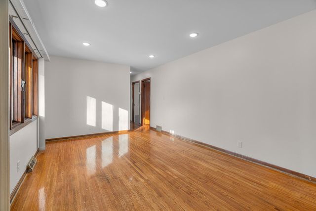 9109 Queen Avenue S, Bloomington, MN 55431