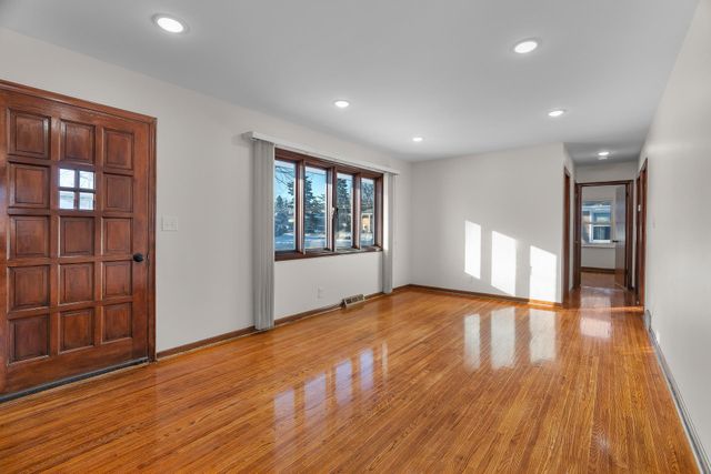 9109 Queen Avenue S, Bloomington, MN 55431