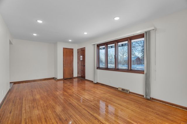 9109 Queen Avenue S, Bloomington, MN 55431