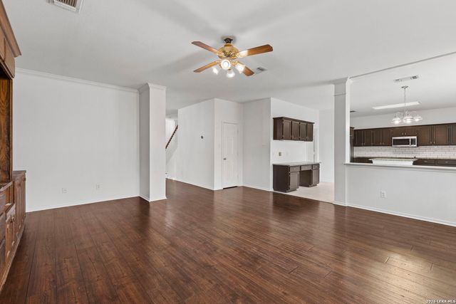 6226 Stable Creek Dr, San Antonio, TX 78249