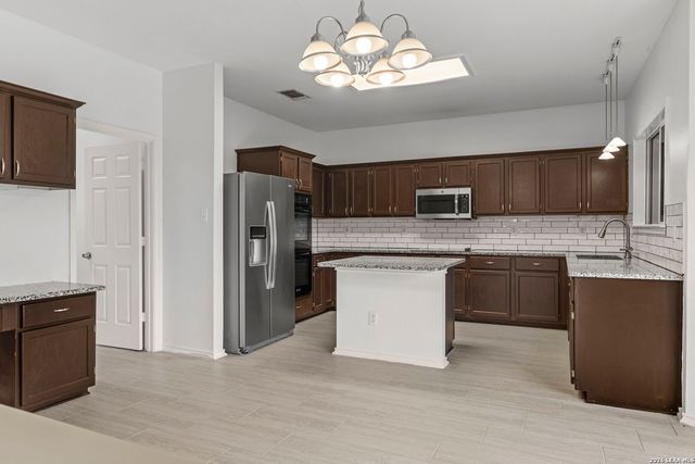 6226 Stable Creek Dr, San Antonio, TX 78249