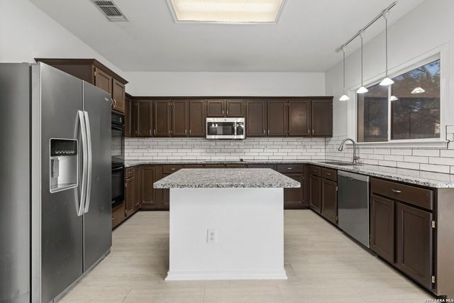 6226 Stable Creek Dr, San Antonio, TX 78249