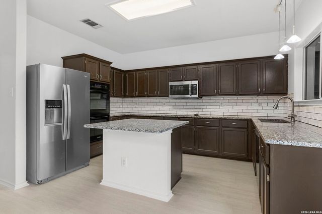 6226 Stable Creek Dr, San Antonio, TX 78249