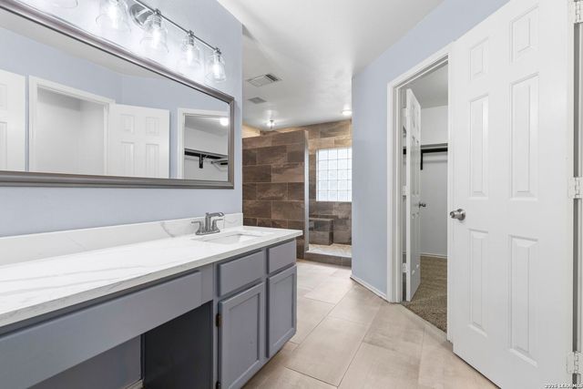 6226 Stable Creek Dr, San Antonio, TX 78249