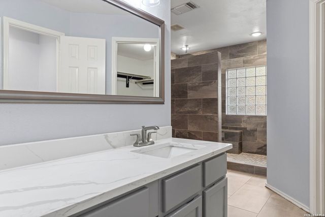 6226 Stable Creek Dr, San Antonio, TX 78249