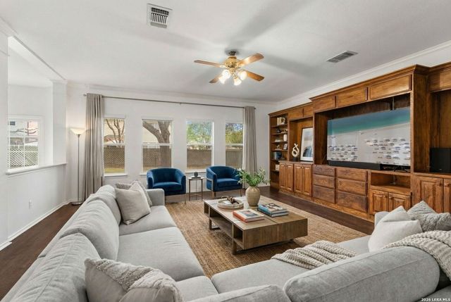 6226 Stable Creek Dr, San Antonio, TX 78249