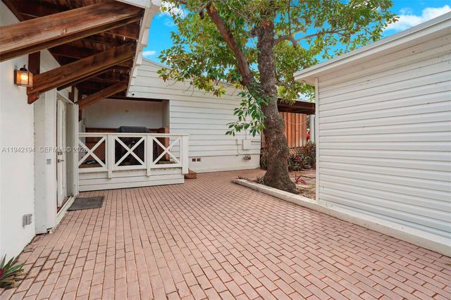 335 Coral Way, Fort Lauderdale, FL 33301