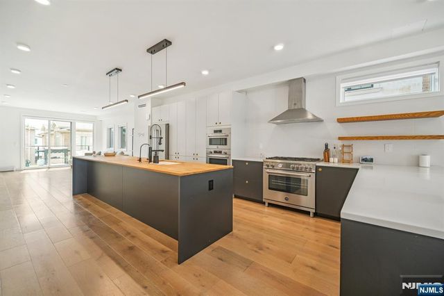 66B Henry Avenue, Palisades Park, NJ 07650