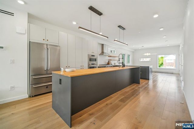 66B Henry Avenue, Palisades Park, NJ 07650