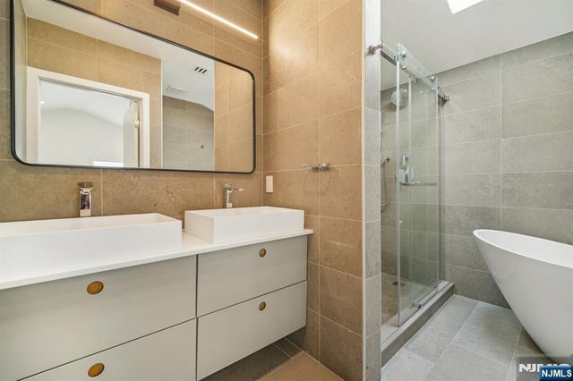 66B Henry Avenue, Palisades Park, NJ 07650
