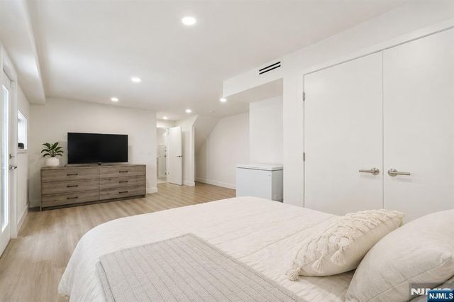66B Henry Avenue, Palisades Park, NJ 07650