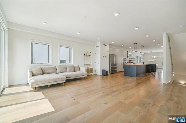 66B Henry Avenue, Palisades Park, NJ 07650
