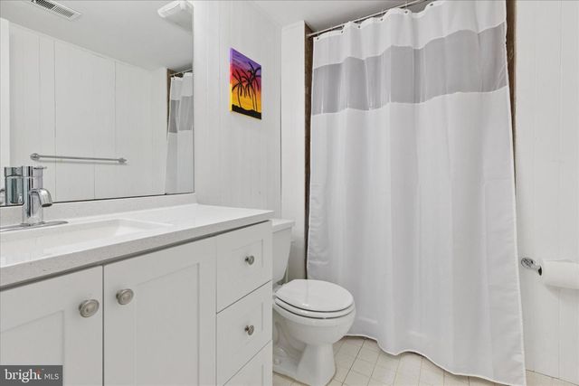 3 OAKRIDGE DR, Langhorne, PA 19047