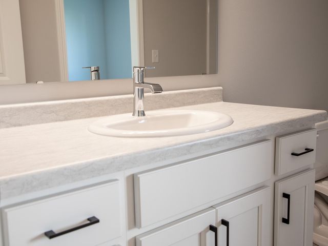 224 Lionheart Drive S, Horace, ND 58047