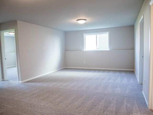 224 Lionheart Drive S, Horace, ND 58047