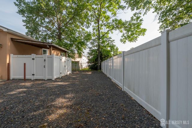 33 Bordentown Turnpike, Jamesburg, NJ 08831