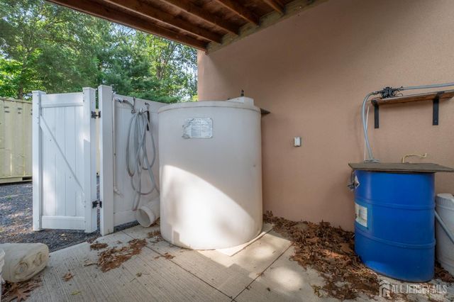 33 Bordentown Turnpike, Jamesburg, NJ 08831