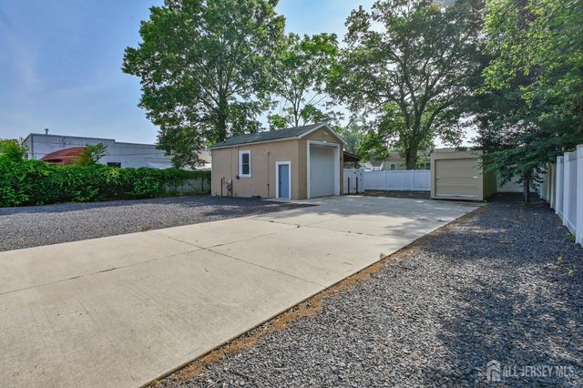 33 Bordentown Turnpike, Jamesburg, NJ 08831