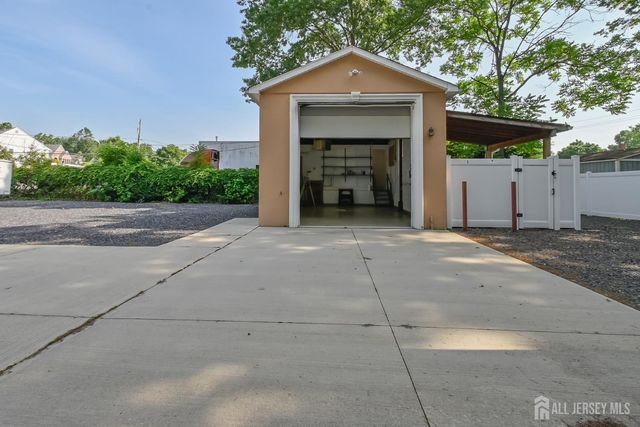 33 Bordentown Turnpike, Jamesburg, NJ 08831