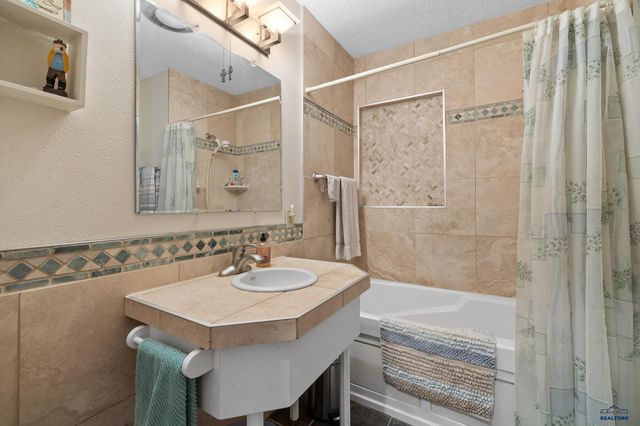 4941 SHERIDAN LAKE RD, Rapid City, SD 57702