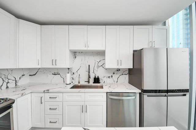 5925 Almeda Road 11616, Houston, TX 77004