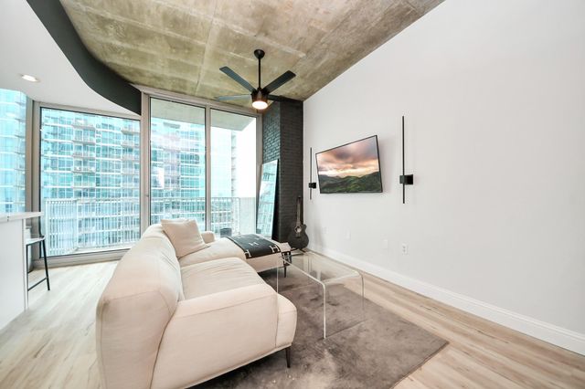 5925 Almeda Road 11616, Houston, TX 77004