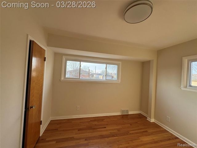 6326 Lathers Street, Garden City, MI 48135