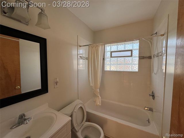 6326 Lathers Street, Garden City, MI 48135