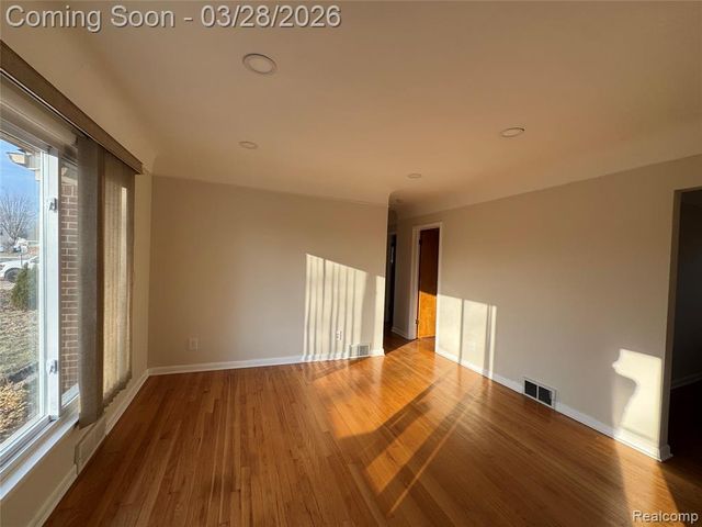 6326 Lathers Street, Garden City, MI 48135