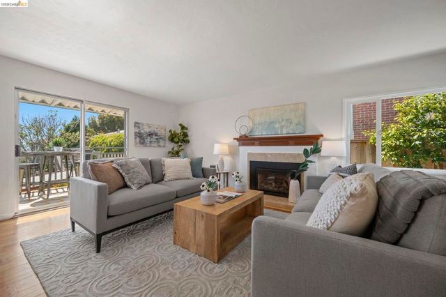 1711 Santa Clara St, Richmond, CA 94804