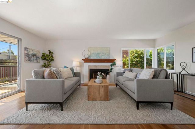1711 Santa Clara St, Richmond, CA 94804