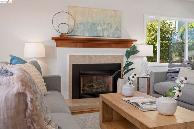 1711 Santa Clara St, Richmond, CA 94804