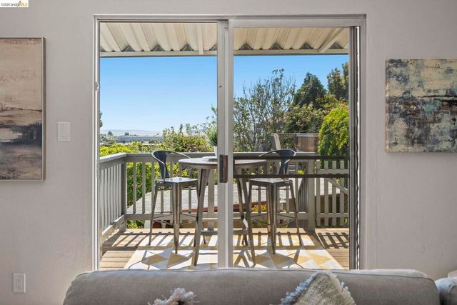 1711 Santa Clara St, Richmond, CA 94804