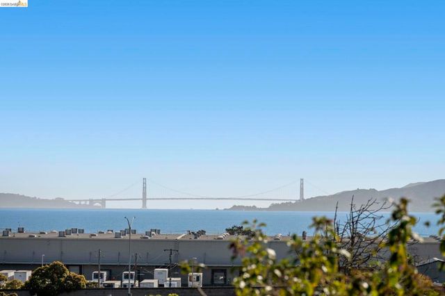 1711 Santa Clara St, Richmond, CA 94804