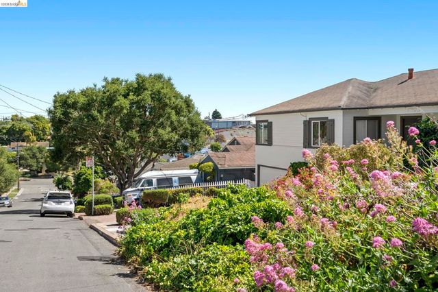 1711 Santa Clara St, Richmond, CA 94804