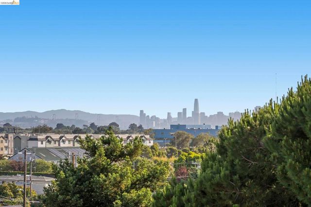 1711 Santa Clara St, Richmond, CA 94804