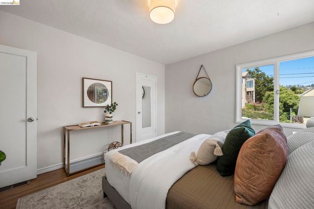 1711 Santa Clara St, Richmond, CA 94804