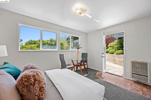 1711 Santa Clara St, Richmond, CA 94804