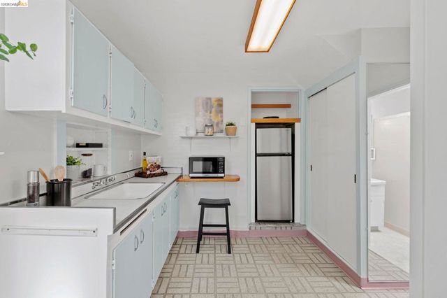 1711 Santa Clara St, Richmond, CA 94804
