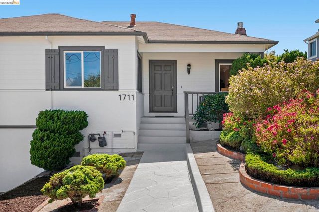 1711 Santa Clara St, Richmond, CA 94804