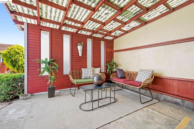 1711 Santa Clara St, Richmond, CA 94804