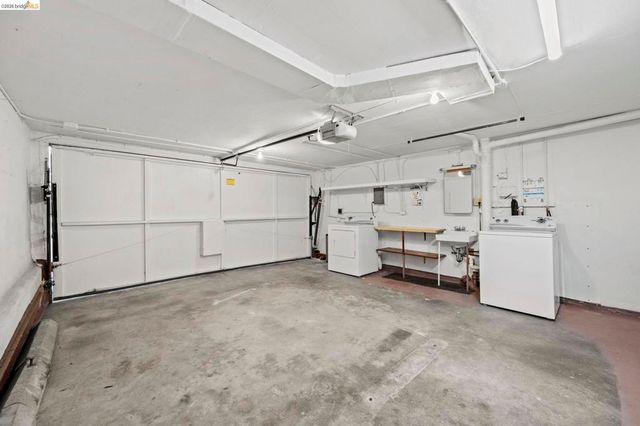 1711 Santa Clara St, Richmond, CA 94804
