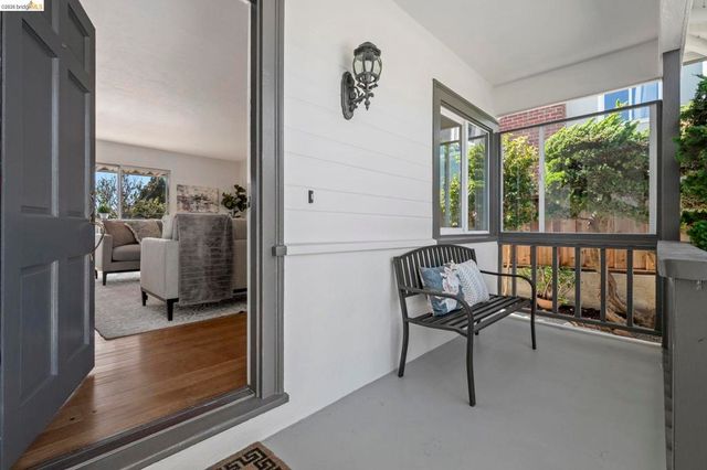 1711 Santa Clara St, Richmond, CA 94804