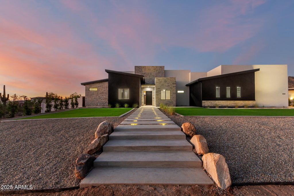 8304 E Quill Street, Mesa, AZ 85207