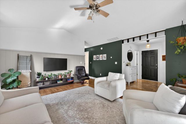 412 E Cardinal Glen Drive, Bloomington, IN 47401
